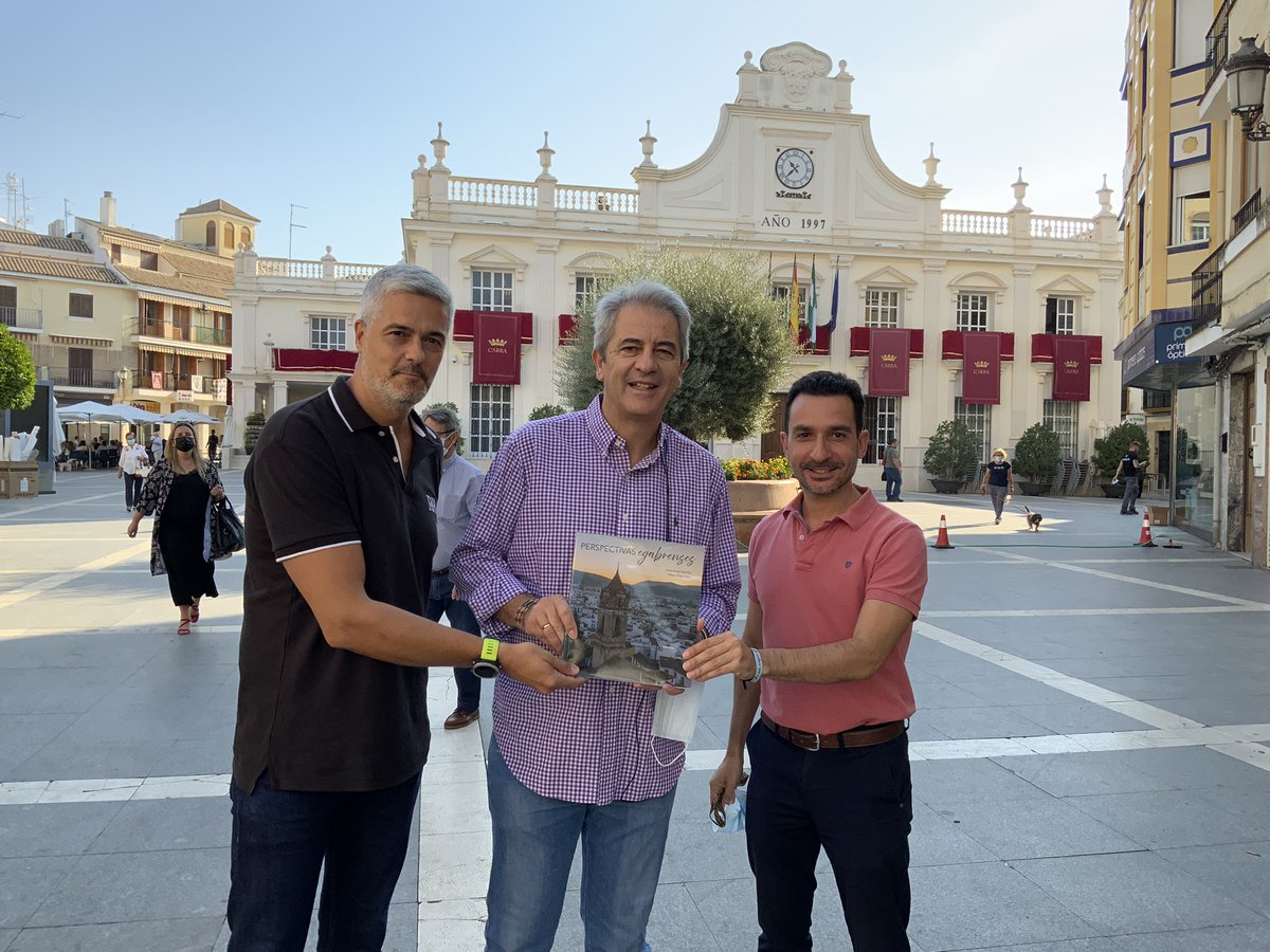 Hay obras de arte y luego arte hecho fotografía. Mis dos paisanos <a href="/Mateolaya/">Mateo Olaya Fotografía</a> y Javier Arroyo han editado un libro para chuparse los dedos. Y además lo recaudado irá íntegramente para la Fundación TERMENS.
Anímate y colabora…merece la pena
