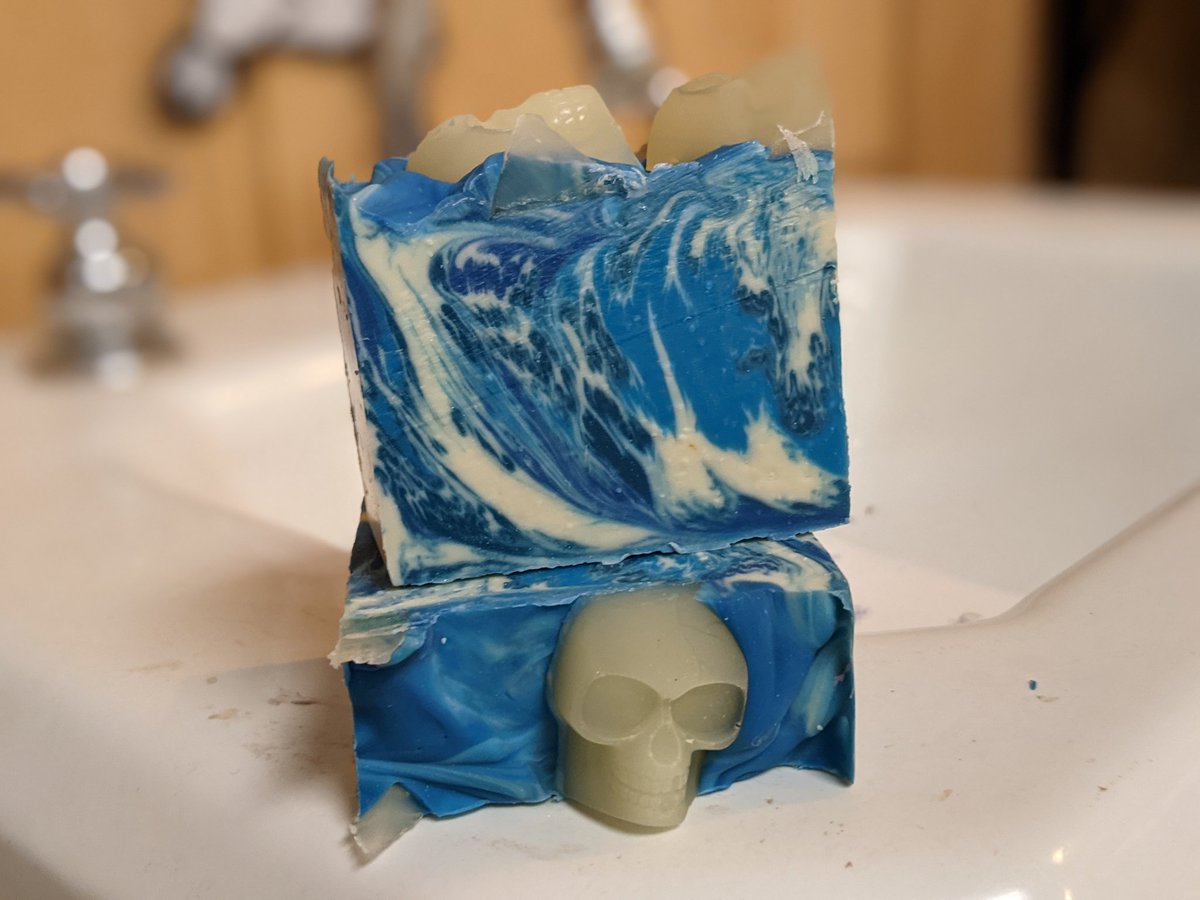 LisaFCSW's tweet photo. Glow in the dark skulls?? 💀Just remember it's only soap when you see it in your dark bathroom!!
#halloween #skulls💀 #glowinthedark #soapshop #handmade #handmadebathandbody #shoplocal #stjosephmichigan #nilesmi https://t.co/RQBvGLZ7h8