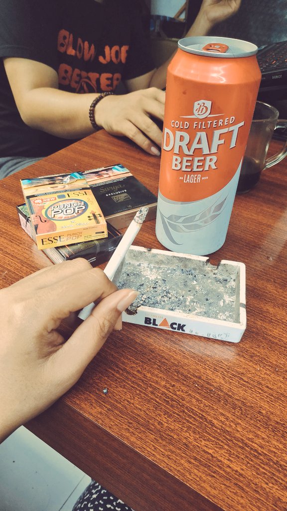 rrmahayukd's tweet photo. Dah dah, nge-chill duluuuu... 
Semoga ke depan semakin membaik kebijakannya. 🙂 https://t.co/5Co4eWKpVE