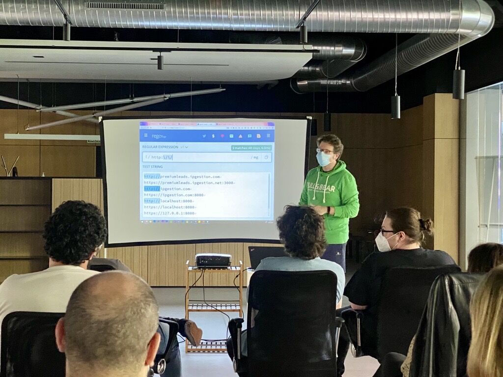 Ipglobalsl's tweet photo. En nuestro #mesdelprogramador en @Ipglobalsl 💻pudimos contar con la ponencia 🎤 de Antonio Cambados sobre Expresiones regulares, usadas en el mundo del desarrollo para encontrar valores en un texto sin tirar de líneas de código.
#regexes #devs #devsmonth #techtalks https://t.co/PuaVTVbypd