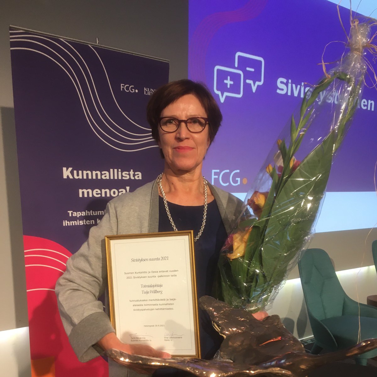 #Lappeenranta hyvinvointi- ja sivistyspalvelujen toimialajohtaja Tuija Willberg palkittiin eilen Sivistyksen Suunta -palkinnolla. 

Onnea Tuija ja koko meidän hyvinvointi- ja sivistyspalvelujen toimiala!

Lue lisää: bit.ly/3B1AQY2