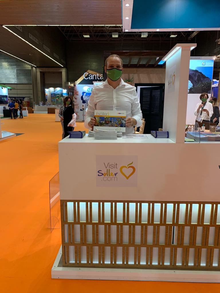 Lluís Rullan Oliver, presidente de la Asociación Hotelera de Sóller, presenta en la feria de tendencias y experiencias turísticas <a href="/Expovacaciones/">Expovacaciones</a> , de Bilbao, las ofertas que Sóller ofrece, en especial su apuesta por el turismo activo, deportivo y gastronómico.

<a href="/visitsoller/">VisitSoller</a>