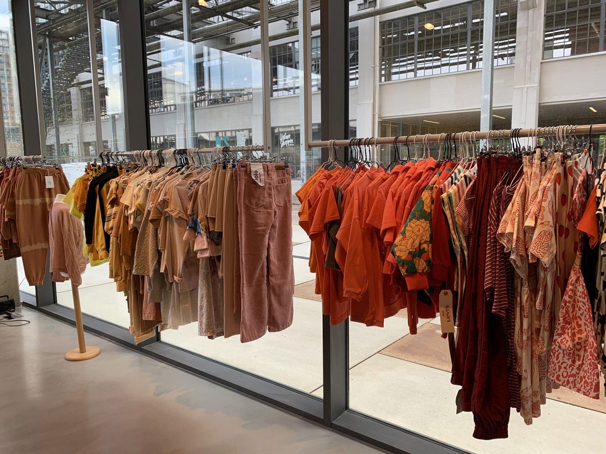 Siki verhuisd naar Haasje Over:” Het is vanaf het begin lekker druk in de winkel”
Onlangs verhuisde de kinderkledingwinkel Siki van de Urban Shopper naar de nieuwe winkelruimtes op de begane grond van Haasje Over. lees hier meer buff.ly/3ogHkPp
