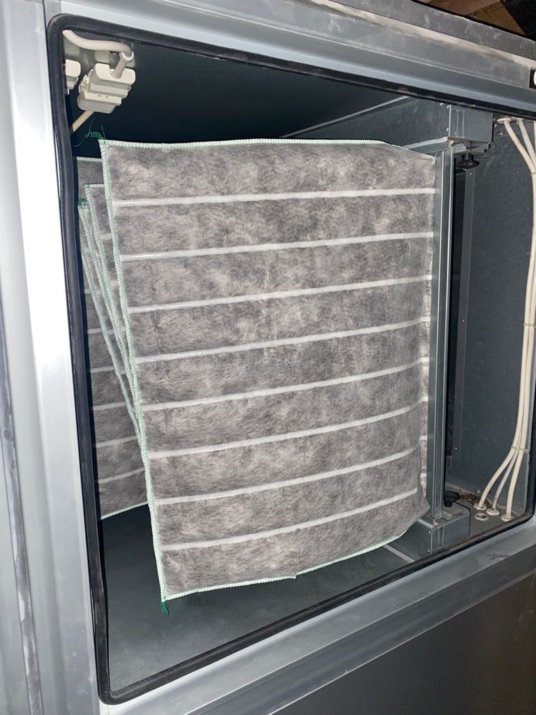 Organised maintenance for your building yet? Below is a few pictures of recent maintenance where the bag filters were changed in the AHU. To organise maintenance for your building contact one of our experts.
061 572 123 
info@absengineering.ie
#bms #facilitiesmanagement