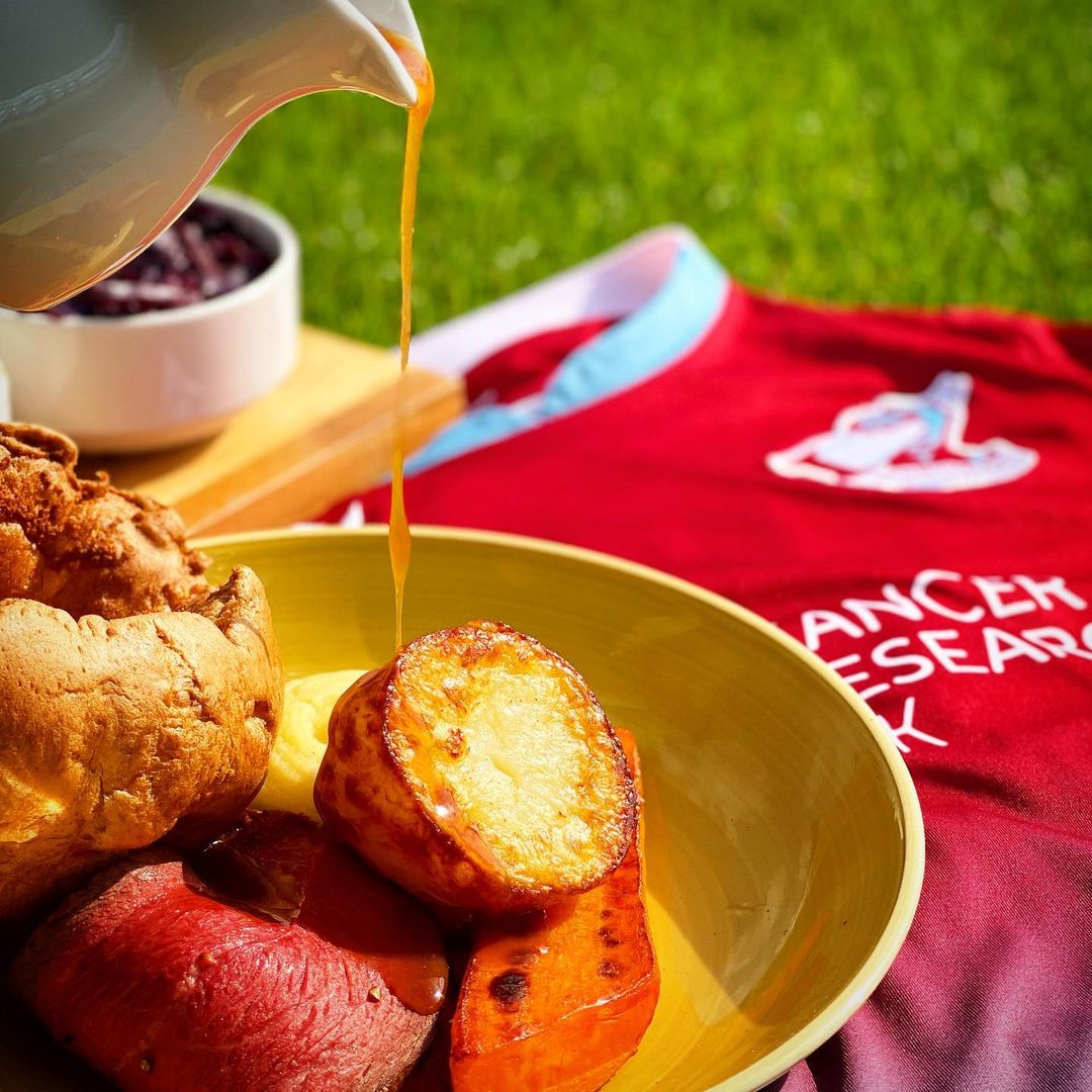 SUFCRestaurant's tweet image. 🍽 Enjoy Sunday Lunch in our restaurant this weekend - open 12noon-3pm

More details 👉 scunthorpe-united.co.uk/news/2021/sept…

Book now! 📞 01724 747684 or 📧 sales@scunthorpe-united.co.uk