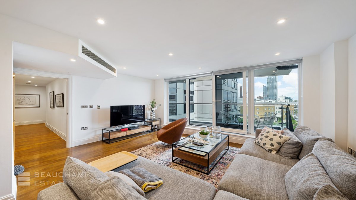 Chelsea Vista, SW6 | £1,250,000

Located on the 6th of this highly sought-after development by Berkeley Homes, is this well-appointed two-bedroom apartment boasting panoramic riverside views.

bit.ly/BEChelseaVista

#BeauchampEstates #LuxuryRealEstate #LuxuryProperty