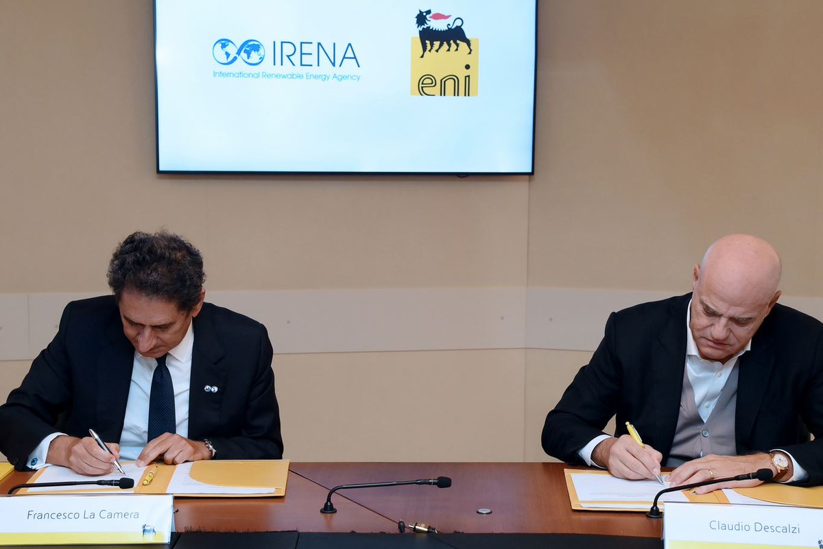 unem_it's tweet photo. #NEWSASSOCIATE
Siglato l'accordo tra @eni e @IRENA per promuovere le #energie #rinnovabili e per accelerare la #TransizioneEnergetica, in particolare nei paesi esportatori di fonti fossili. https://t.co/P0ikqkftHp