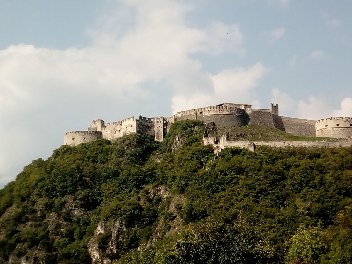 ProvinciaTrento's tweet photo. 🏰🖼️#domenicalmuseo: il 3⃣ ottobre ingresso #gratuito al Castello del #Buonconsiglio e nelle sedi periferiche di Castel #Thun, Castel #Caldes, Castel #Beseno e Castel #Stenico, necessario #greenpass, prenotazione on line o telefonica obbligatoria 
INFO👉https://t.co/7FHFjFo07H https://t.co/jJr1wnRqLk