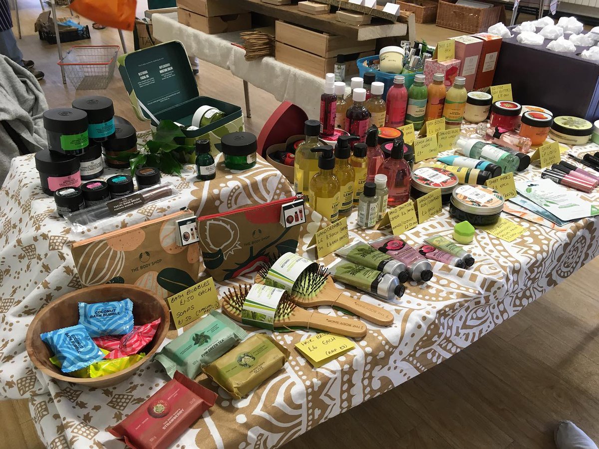 TalkingShopSand's tweet image. Also at our market tomorrow, a bumper crop of stalls including: Gypsy Rocks Jewellery, Body Shop by Stacey, Penfold Bakes, Bee Bounty, Handmade bags by Gill Nicholls, Gibson's Liqueurs and Julia's Gifts.