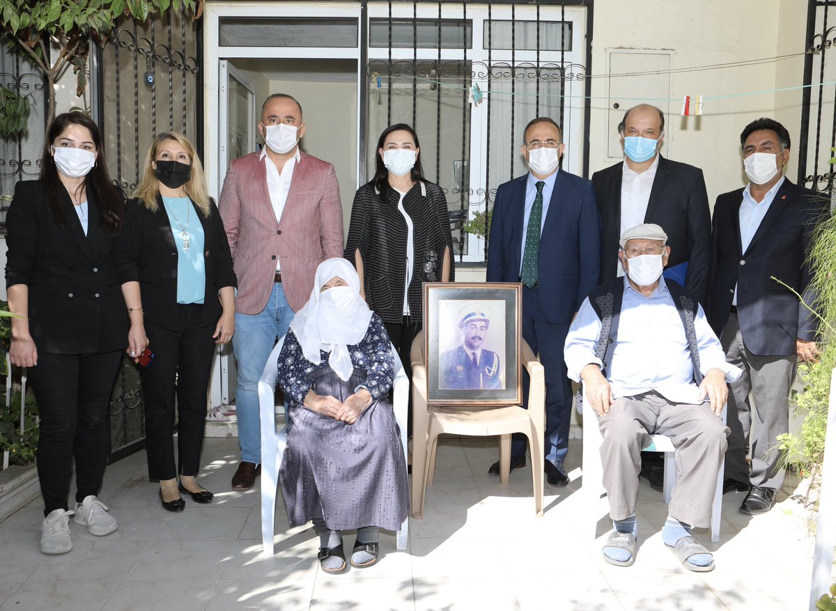 KSurekli's tweet photo. Dünya Yaşlılar Günü vesilesiyle kıymetli büyüklerimiz Fikriye Çiçek, Rahmi ve Hanife Düzbiçer’i evlerinde ziyaret ettik. 

Tecrübeleri, bilgileri ve yaşanmışlıklarıyla geçmişten geleceğe köprü olan tüm büyüklerimizin #1EkimDünyaYaşlılarGünü’nü en içten dileklerimle kutluyorum. https://t.co/FaxwvpIYnb