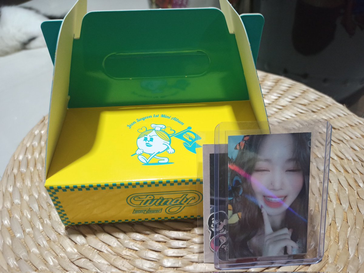 dawnscartz's tweet photo. –*.✧ #dawnsbudol
from : @rinayucart || #rinaproofs
..📭 mail mail mail today!! sa shopee tlga ako nagorder and narealize ko na nung nagtitingin ako, bentables mo pla un, tas ff tau recently wala lang HAHAHA thank you po balot na balot ung packagee, umuwi na prio ko tysmmm 😭❤️ https://t.co/6jmnpBcacA