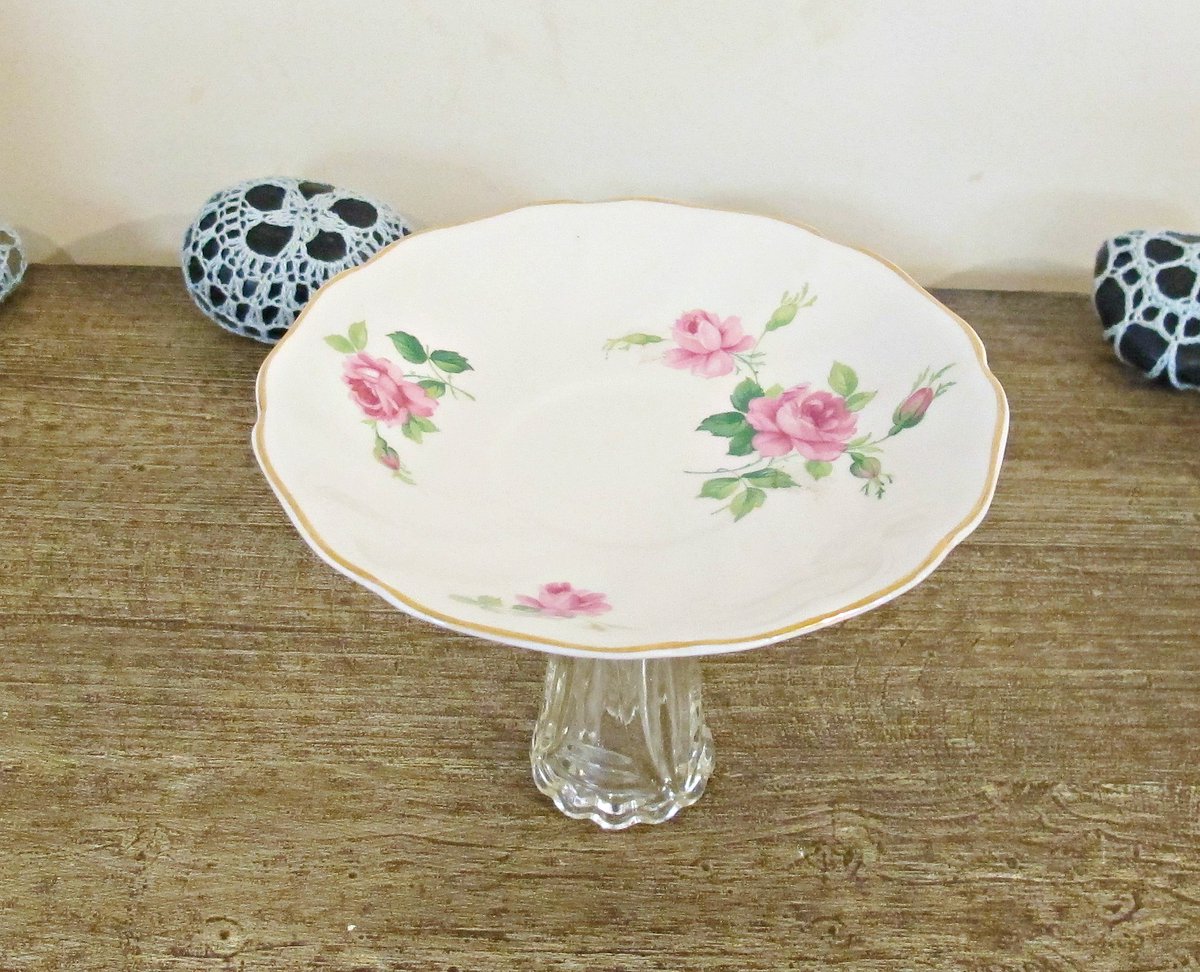 dspdavey's tweet photo. Off to a new home in Sweden, perhaps to serve up kanelbulle or Swedish Christmas toffee!
https://t.co/OS2SkAOqxr
https://t.co/3GWadS36WF
#cupcakestand #dessertstand #jewelrystand #jewellerystand #jewelrydisplay #shabbychicdecor #cottagecore #vintagehomewares https://t.co/CCvSBC7NPT