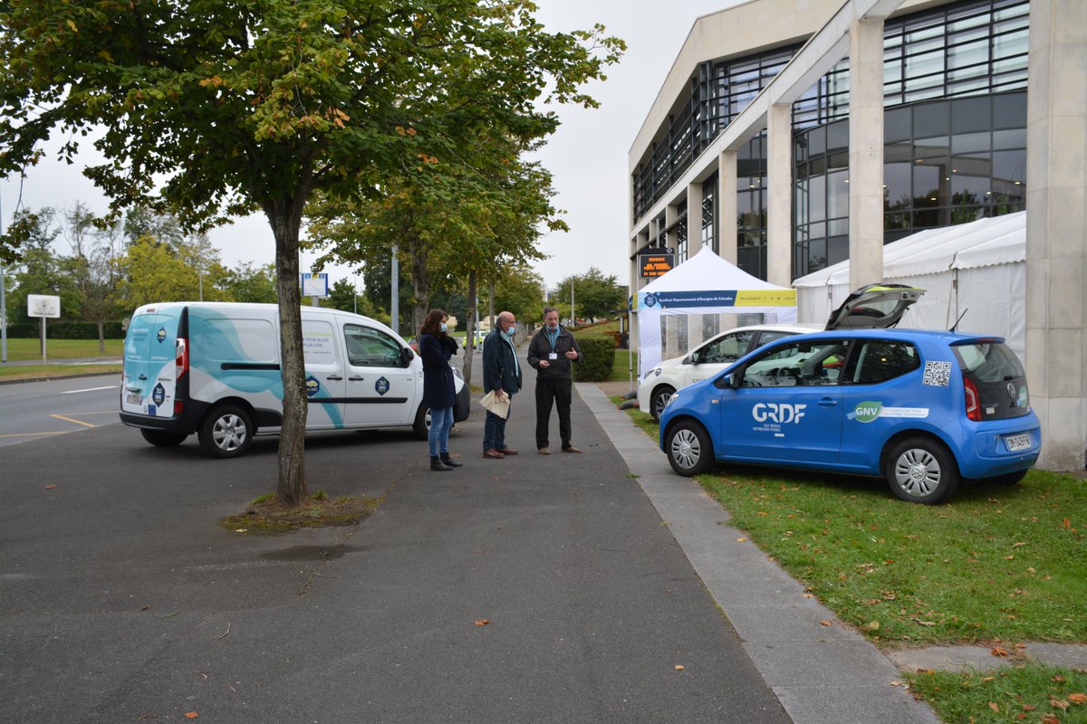 Portes ouvertes du SDEC ÉNERGIE : venez essayer des véhicules GNV et hydrogènes, mis à disposition par nos partenaires GRDF et TOYOTA GCA Lisieux.