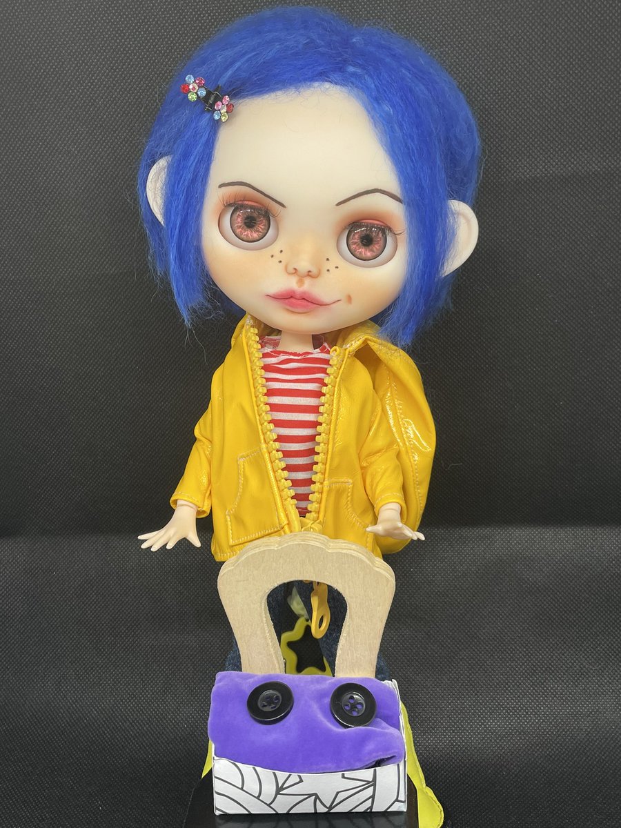 Today is #WorldHandmadeDay and my #coraline doll is ready just in time. #MHHSBD #elevenseshour 💙🖤💛