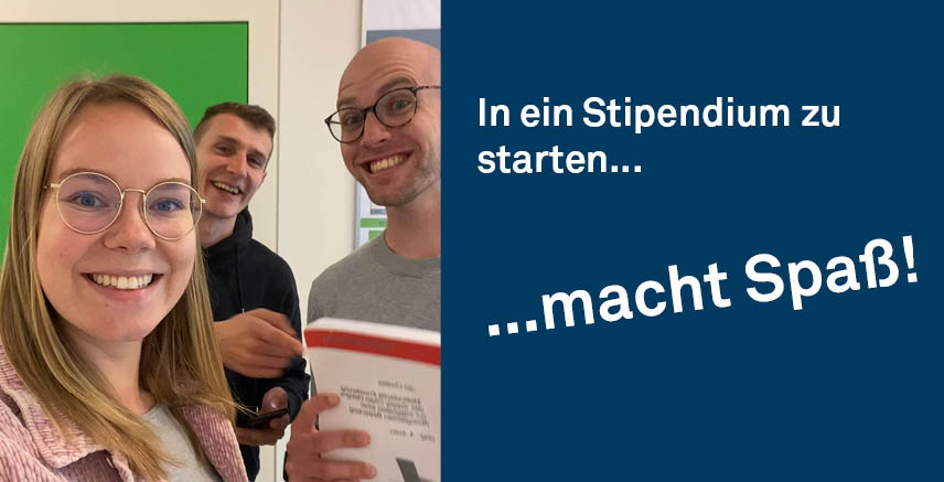 gsoflog's tweet photo. #geimpft + getestet kann man auch mal wieder ein Selfie auf Abstand wagen😃fast wie vor #corona. Tobias (hinten) hat an seinem Einführungstag viel Spaß mit den Stipendiaten. #PhD #gsoflog
@gz_tudo @FLW_TUDO @LFO1971 @Marina17452119 https://t.co/T5m7Hn7pLA