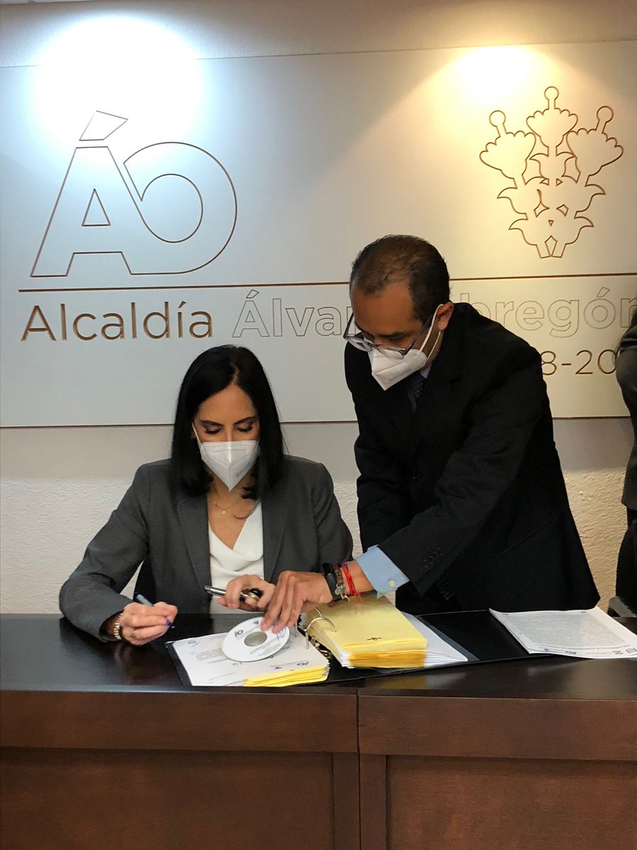 El primer minuto de este 1 de octubre, firmé el Acta de Entrega -Recepción en las instalaciones de la Alcaldía Álvaro Obregón. #TuAlcaldíaAliada