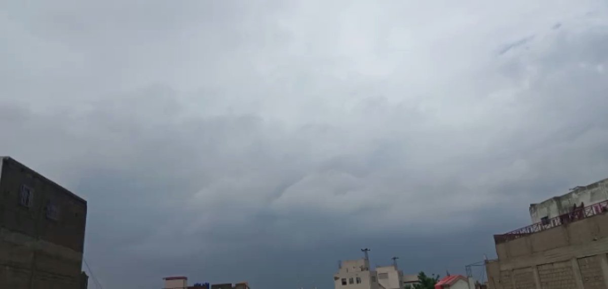 mashood_ali1's tweet photo. #CycloneGulab
Gulab tofaan toh nahi ayaa, lekin tum koi tofaan se kam ho kya 🌝 https://t.co/phlk3vgp6j