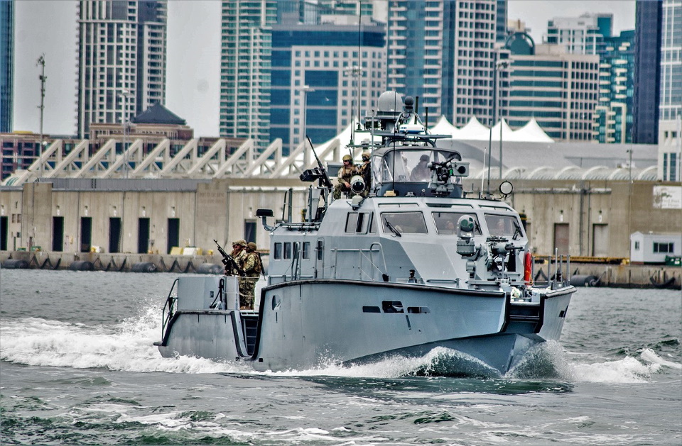 ukrmilitary's tweet photo. Компанія #SAFEBoats International отримала контракт від Міноборони США на виготовлення шести патрульних катерів типу #MarkVI призначених для ВМС України. Це вже другий контракт на катери Mark VI для України // #вмсу
https://t.co/TH75JoVZjO https://t.co/Kvn81jY8Ss