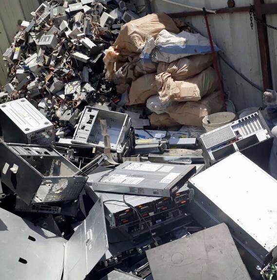 HidekoUNDP's tweet photo. E-waste is fast growing & harmful waste streams in 🌎 containing carcinogenic & poisonous materials that can contaminate water 🌊 &environment. @UNDPKuwait is proud to work w/ Nat’l SME Fund & gov/business partners for SME #SDGAccelerator https://t.co/4a5cUFPxH7 business for #SDG https://t.co/aljWFHXrLN