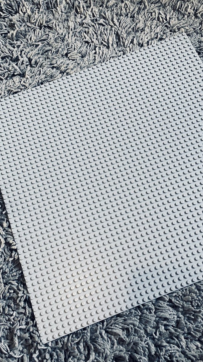 craigsmith365's tweet photo. Been a stressful week, what better way to alleviate the frustration than the 1x1 studs of Lego. What shall I create on my blank canvas? 👨‍🎨 #lego #legomosaic https://t.co/fPfbzGLuk8