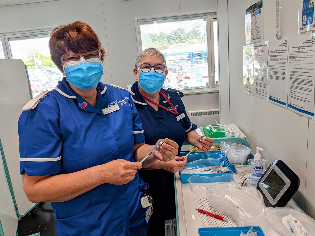 eastermark's tweet photo. #covidbooster today. Smooth admin,  expertly made by Sandra and administered by Mary, both nurses working in the vaccine clinic from day 1. 
Brilliant service from CVC2 @nhsuhcw @UHCW_Pharmacy #UHCWteamCSS
@JoanGoodbody @marob37 https://t.co/rrc8iYy1ur