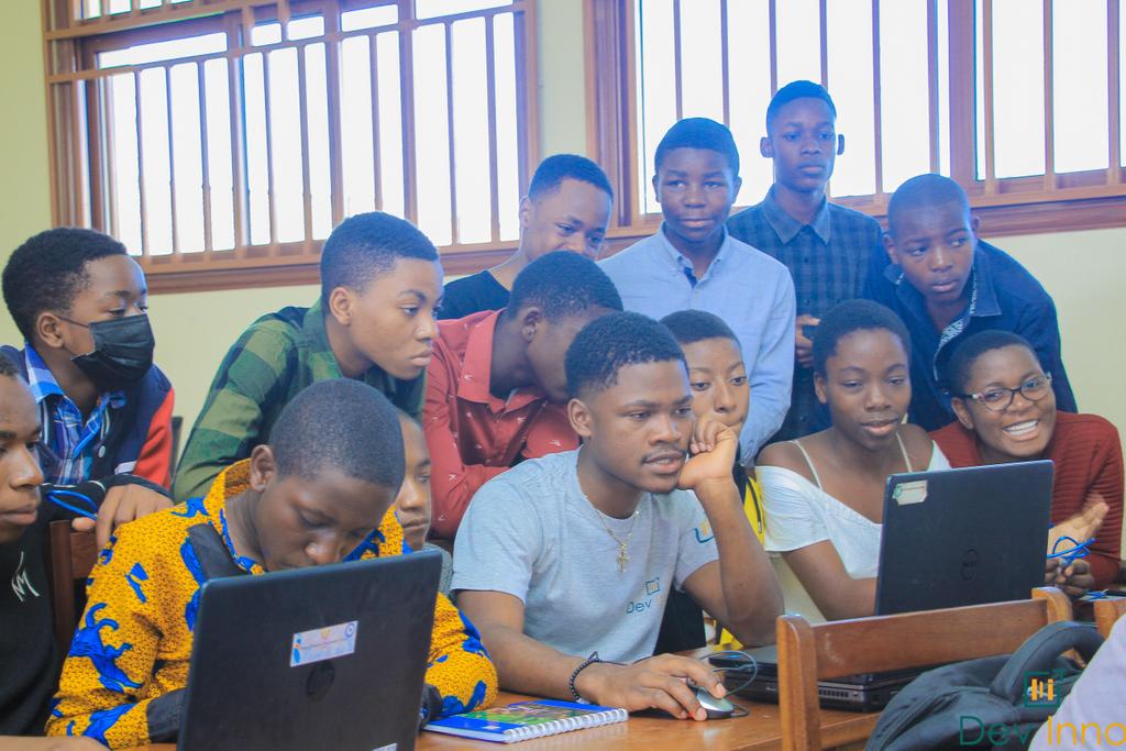 Devinno_21's tweet photo. Heureux d'avoir fini la formation en toute bonté.
Nous disons merci au formateur Josué MULOLWA pour son accompagnement durant ces 3 semaines mais aussi à tous les participants qui ont pu finir cette formation.
Le meilleur reste à venir...
@Devinno_21 #thinktoinnove https://t.co/krFYmMK5lG