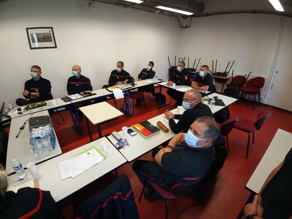 [Formation] Les officiers de la chaine de commandement sont aujourd'hui en FMPA. L'occasion de recevoir @Enedis dans le cadre de la convention et qui a permis l'installation d'un module risque électrique sur le plateau technique de l'école départementale.