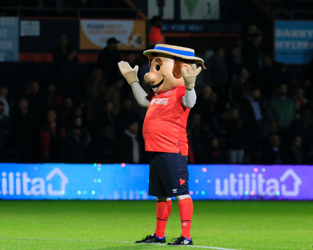 HappyHarry_LTFC's tweet photo. Thank you to @UmbroUK for supplying my new lucky boots! Looking forward to giving them another run out tomorrow! #COYH https://t.co/SPhGhNDgLd
