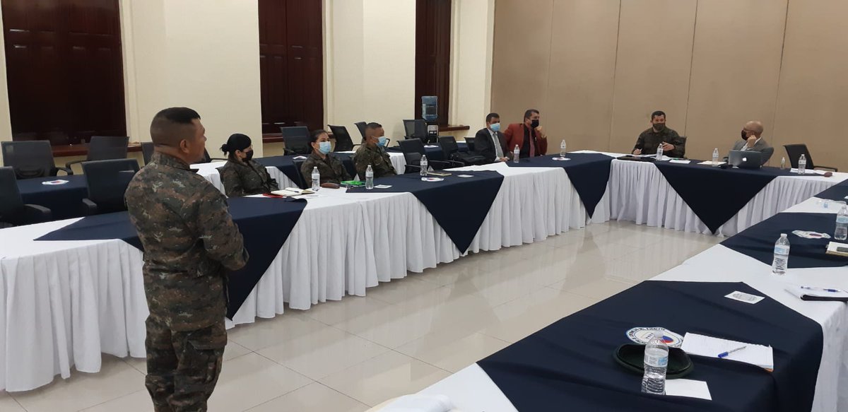 Ejercito_GT's tweet photo. La Dirección General de Derechos Humanos y Derecho Internacional Humanitario del #MINDEF organizó mesa técnica con diferentes dependencias del #MDN y del #EMDN, para discutir la Política de Derechos Humanos y Derecho Internacional Humanitario del #EjércitoGT. https://t.co/BphzqelpHk