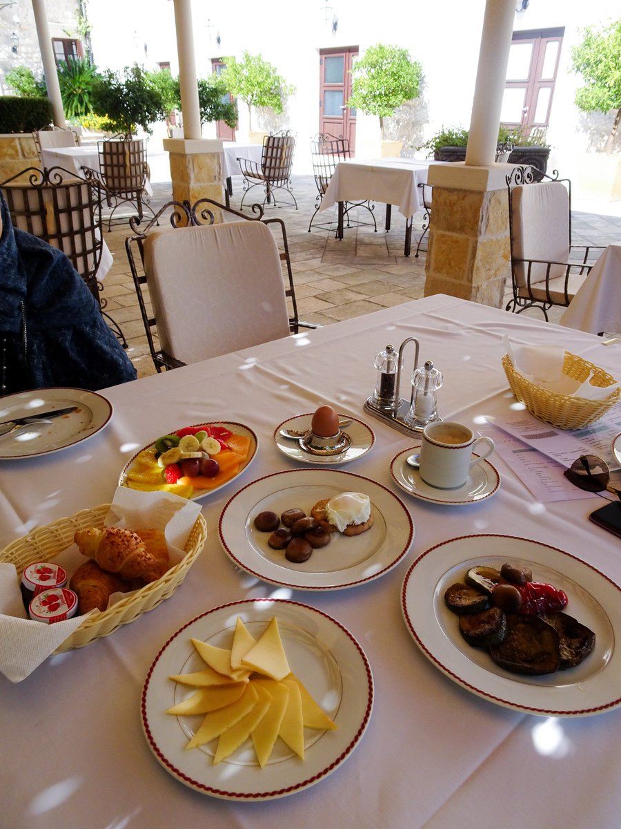simplyrasha's tweet photo. *New blog post* If you're headed to #Dubrovnik here are some tips on what to do and where to eat - https://t.co/zEA8iqHyoc 

@Croatia_hr https://t.co/PbJW6O0b63