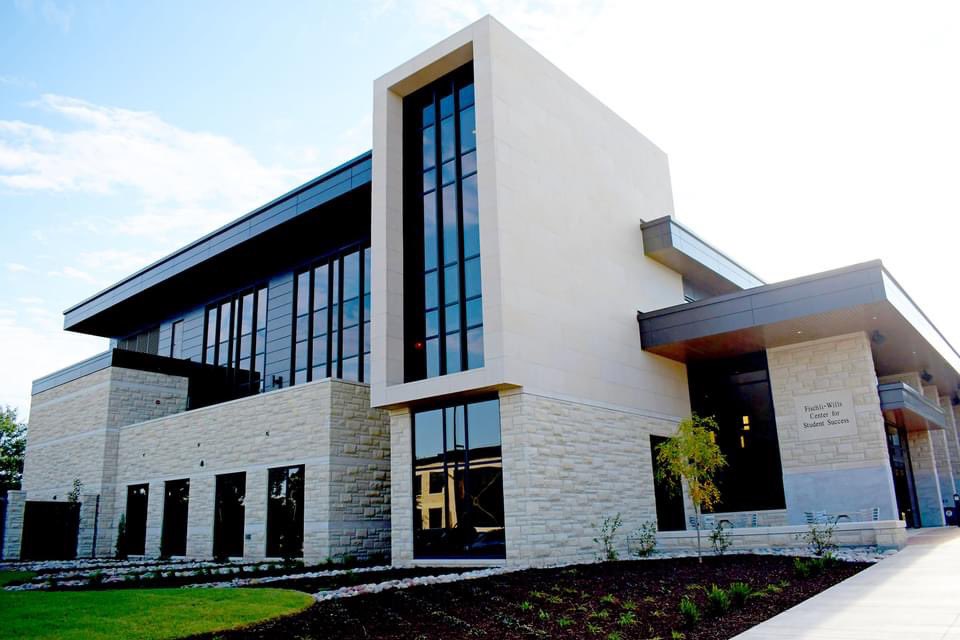 fhsuadmissions's tweet photo. It's the day we've been waiting for since 2017...Welcome Tigers to the Fischli-Wills Center for Student Success! #futuretigers #fhsu #CFSS #tigers #forthaysstate https://t.co/wCJ8zyF3g3