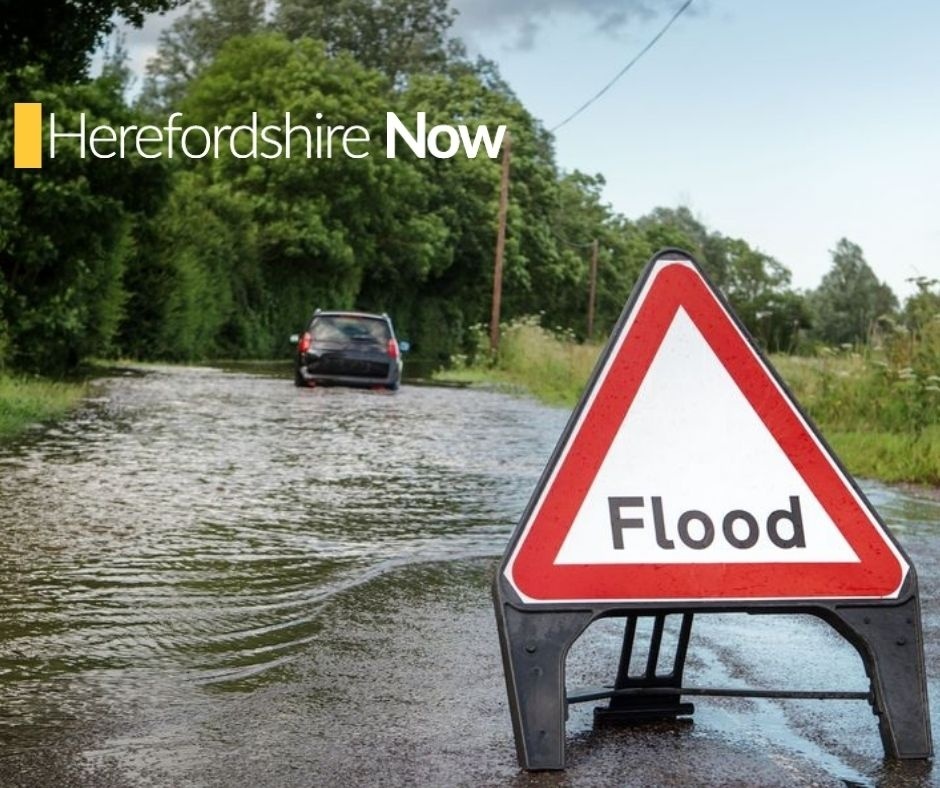HfdsCouncil's tweet photo. Be flood prepared this winter 
Filled with helpful tips to make sure you're prepared &amp; emergency numbers &amp; contacts in case the worst happens, Find out how you can be flood prepared this winter in your copy of Herefordshire Now or read online: https://t.co/MsD7mB125O https://t.co/QfH2upslXI