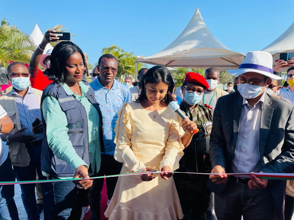 charlottefaty's tweet photo. Delighted to launch the 4th Immunization Center with @mialy_rajoelina #AssociationFitia in ANOSY region.Fruitful partnership between @Msanp_Mada @OMSMadagascar &Association FITIA #ANOSY Region https://t.co/YBUK1DYJgy