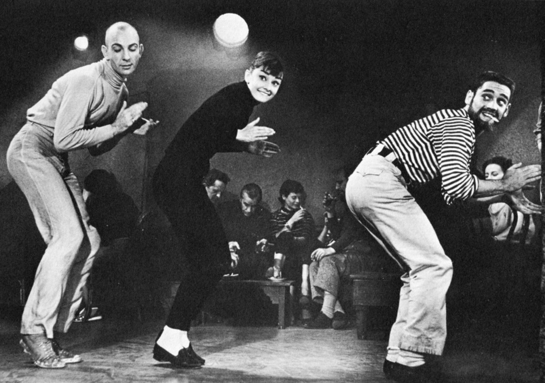 ModernismWeek's tweet photo. Taking our style cues from the chicest beatnik as we get look forward to "BEATNIK," a four-course dinner theater show by #PSUNDERGROUND. Tix still available on 10/14: https://t.co/dwgehxqhXe

📷: #AudreyHepburn as Jo Stockton in #FunnyFace (1957) https://t.co/TAggHfnUlL