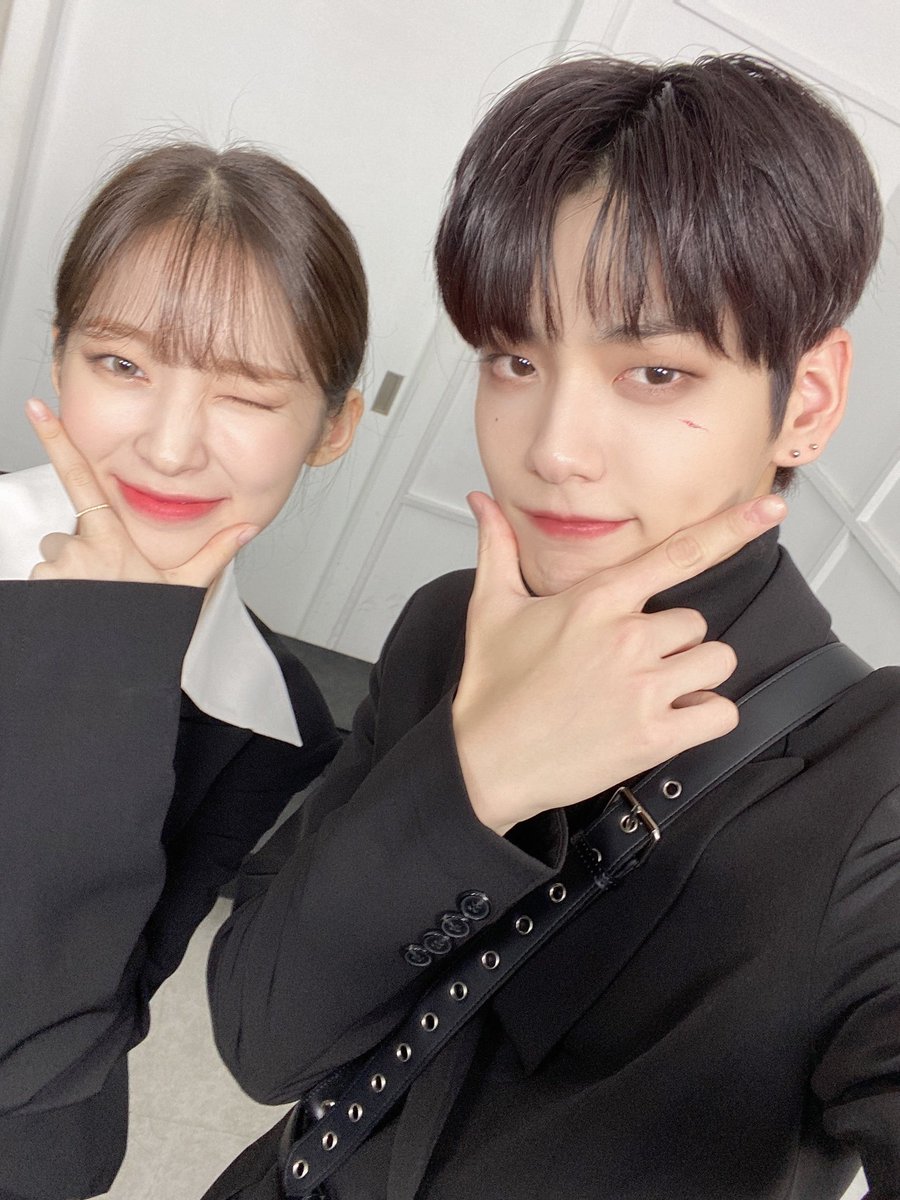 ndash14581's tweet image. Woooo hooooo!!!🤗
Team Punk 🤟

AKONG LEGENDARY MCS 
#WellDoneMCSoobin 
#PunkTeam