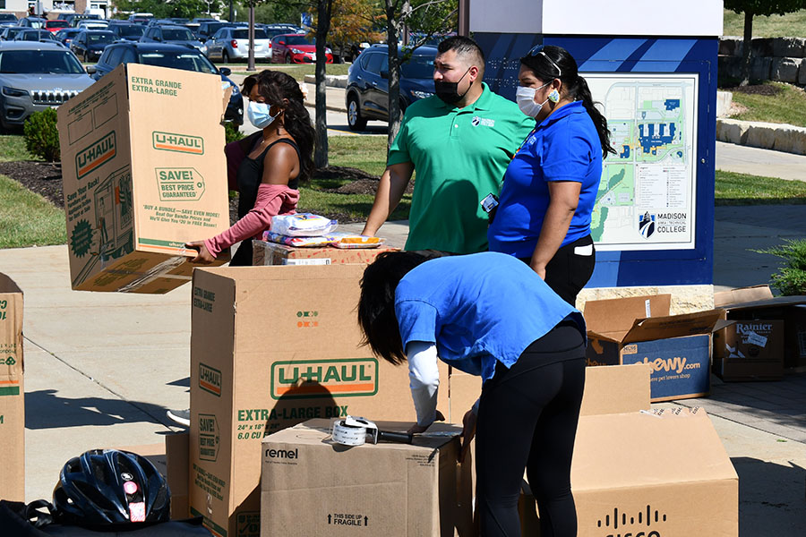 WolfPackConnect's tweet photo. Get the latest edition of @TheClarionMC 📰 and read about the amazing efforts made on campus to help Afghanistan refugees! 

On newsstands throughout @MadisonCollege campuses NOW or online at https://t.co/BAGHwfviWC https://t.co/8YTECZBMh3