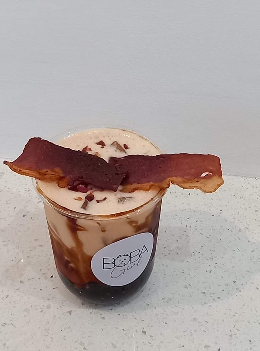 armipazpineda's tweet photo. Visit the newly opened Art inspired Cafe " Boba Girl " located at the 5th Floor Podium. Each beverage is creatively designed according to the artist. The place is also instagrammable they serve donuts and cakes too!
#sipofart #softopening
#greatartcomesinmind
#bobagirl https://t.co/hiIQxQJf6d