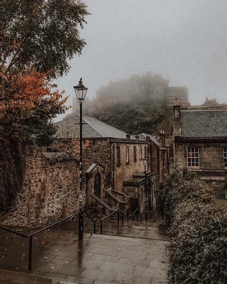 inmetamorphosi's tweet photo. [ pov ]: experiencing the fall season in scotland https://t.co/QTezo5F49o