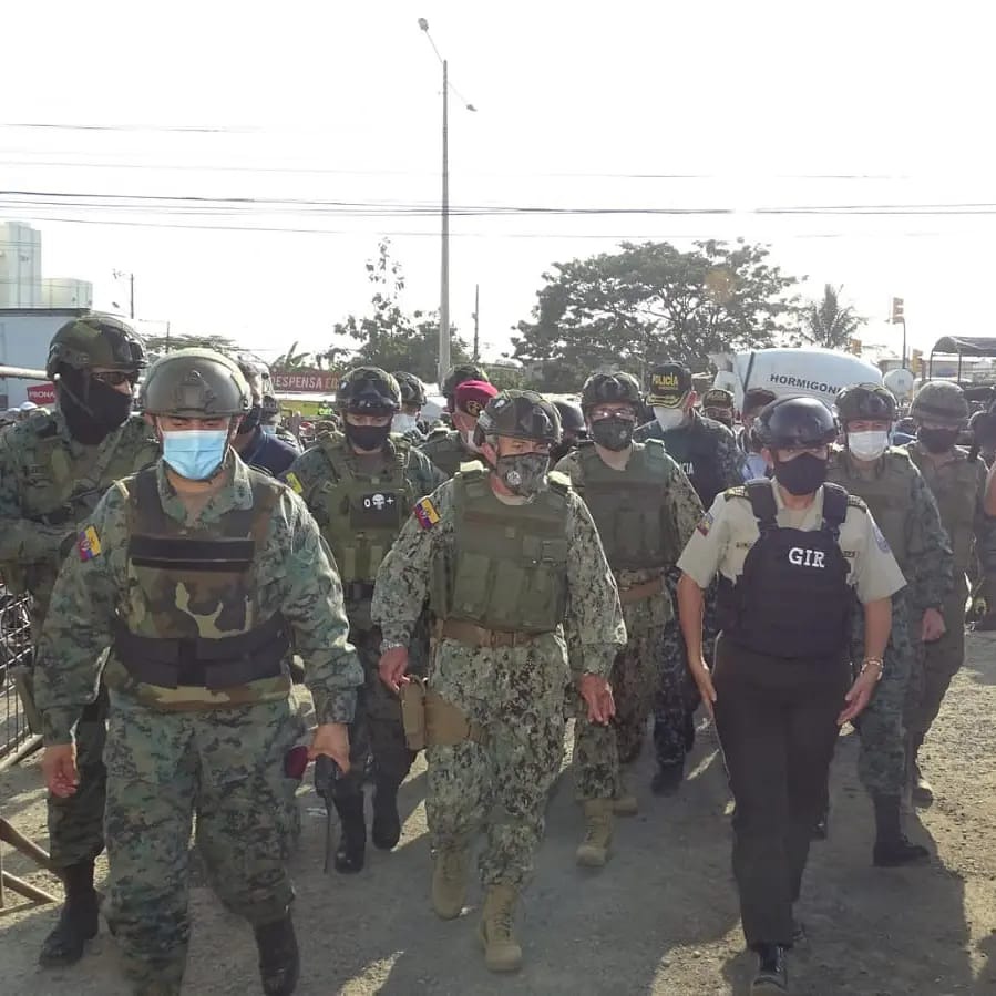 FFAAECUADOR's tweet photo. 🔴Urgente
☑️Boletín

@FFAAECUADOR ejecutan operaciones complementarias durante el estado de excepción. https://t.co/DQtFRg19P2