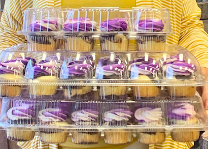 BpsConnect's tweet photo. Big Thanks to @ExpressionsCake in #BellevueNE for providing cupcakes to the staff at @WakeRobinElem in #bpsne @BellevueSchools - Great way to end the week! https://t.co/5GVxnudnAI