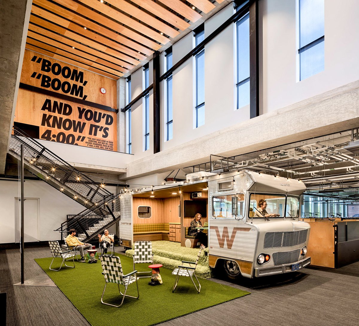 FOS's tweet photo. Nike has unveiled the new LeBron James Innovation Center at its Oregon HQ 🏢

➖ 84,000 sq ft Nike Sport Research Lab
➖ 906 rooftop solar panels
➖ World's largest motion-capture system
➖ Full-size basketball court, turf pitch, 200m track, 500ft incline training ramp https://t.co/hEpyUTI8oA