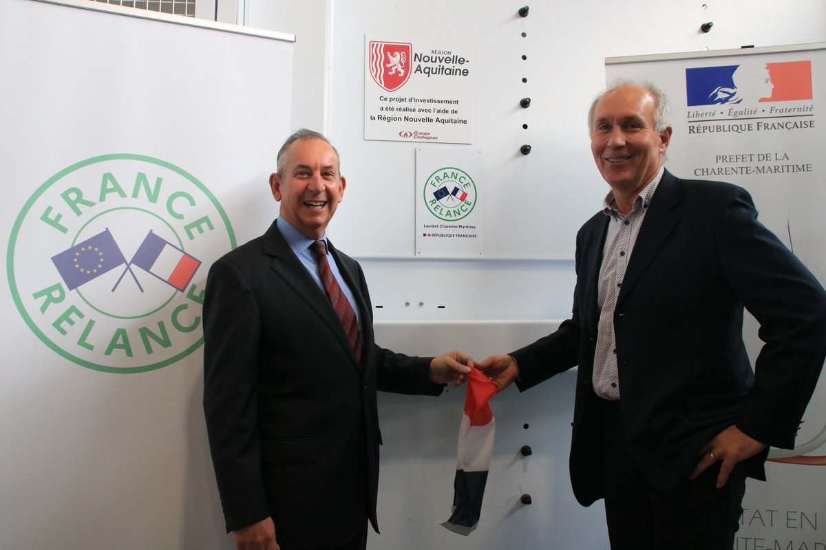 Prefet17's tweet photo. 🟢 #FranceRelance 
@Prefet17 s'est rendu ce matin dans les locaux de l’entreprise Chalvignac qui bénéficie du fonds de soutien à l’investissement industriel dans les territoires qui lui permettra d’effectuer l’achat d’une machine de découpe laser. https://t.co/0ZJLuBiNpf