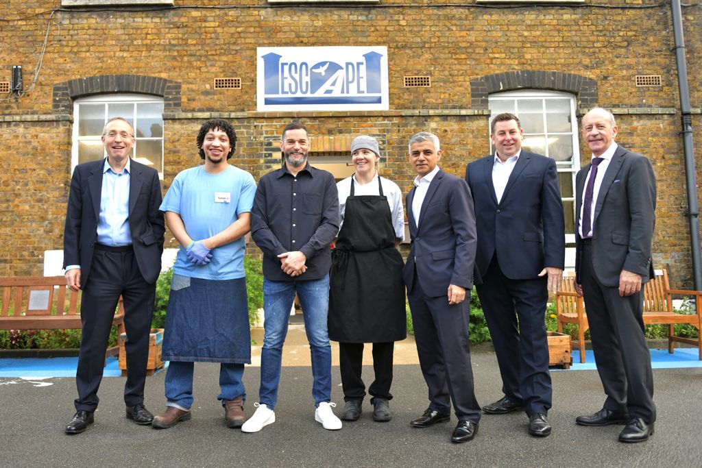 If we’re going to truly break the cycle of violent crime and re-offending, we need to have more effective rehabilitation for those in prison.

Today, I was pleased to see this work in action at the new City Hall-funded and prisoner-run restaurant in HMP Wormwood Scrubs.
