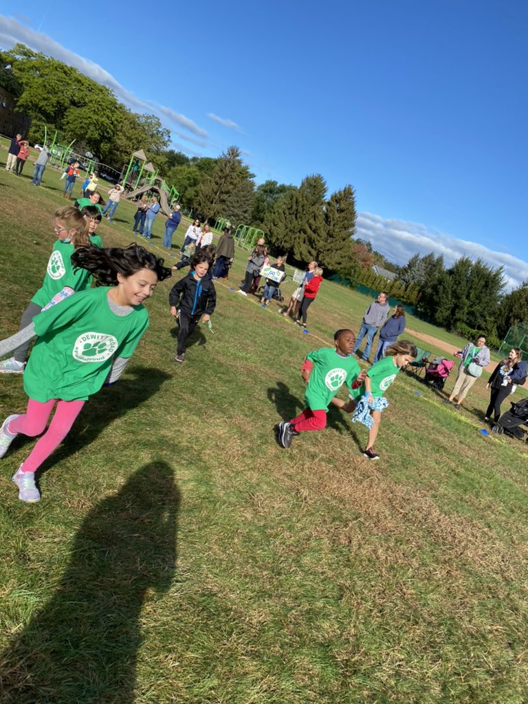 mrshhewitt's tweet photo. More DeWitt Dash moments #makingmemories https://t.co/qjfbCP64oE