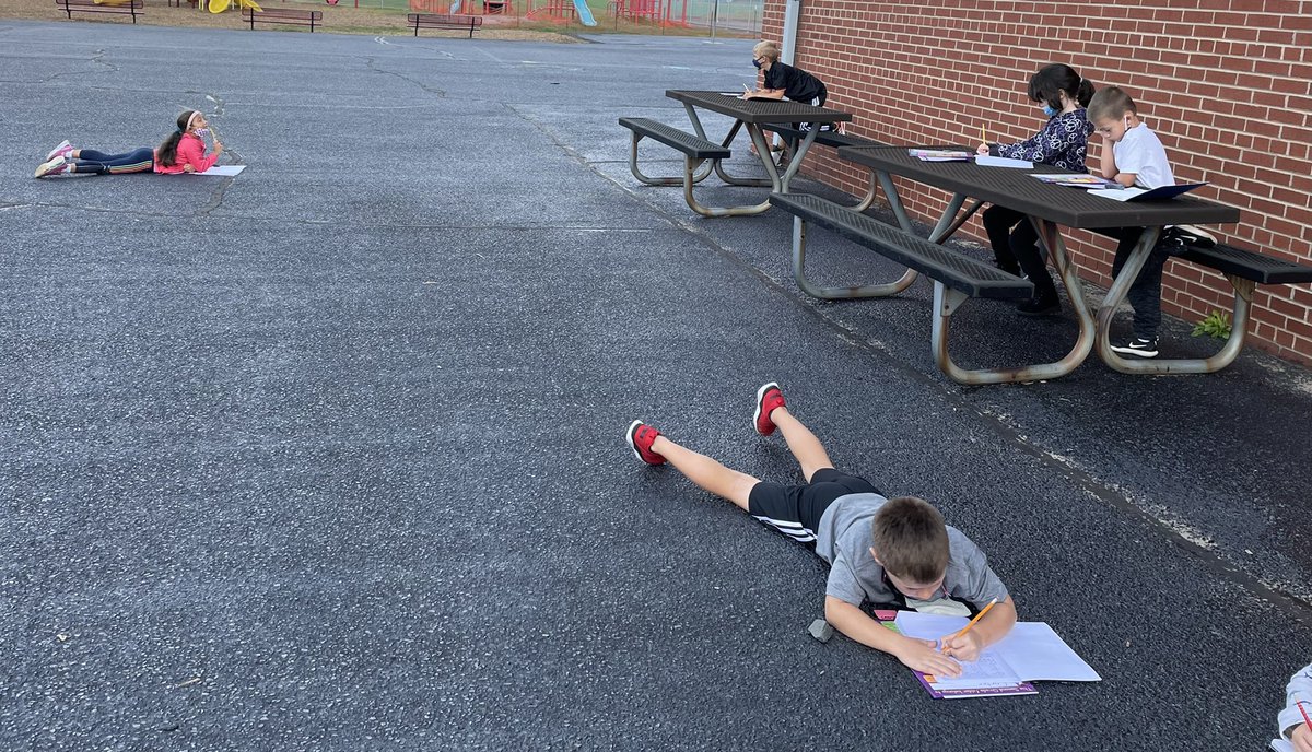 Writing ROCKS in 2nd grade!! Team 115 using nature as an inspiration for writing! <a href="/OTES_pride/">OTESpride</a> #spartanlegacy #writingrocks #SEL #StrongEnergizedLife