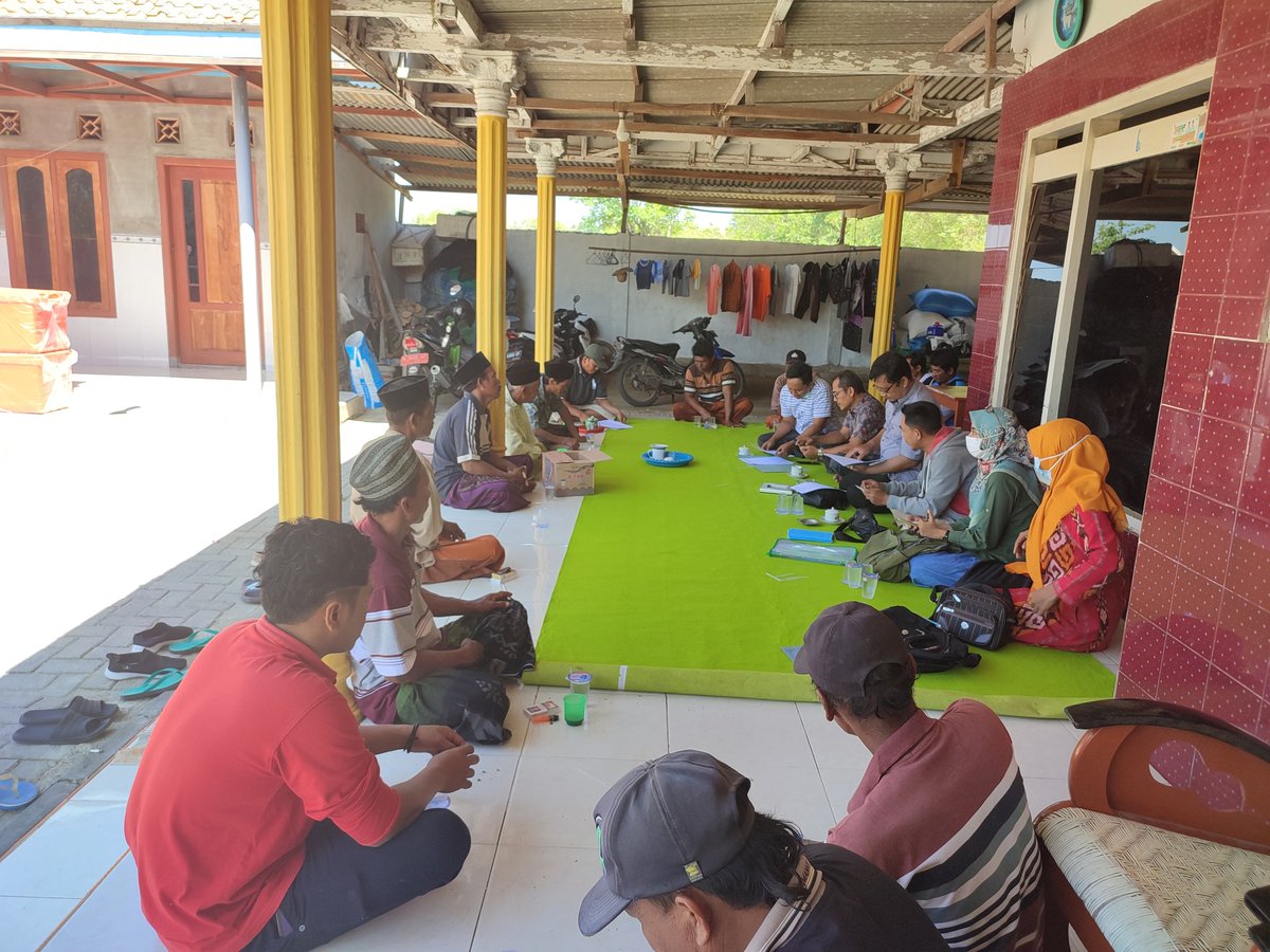 13Citranf's tweet photo. Jum'at (1/10), Citra Nur Febriyanti Luhkan Kab.Pamekasan,Mendampingi Serah Terima Bantuan Coolbox dr Dinas Kelautan Dan Perikanan kpd KUB Sumber Rejeki Tlesah di Desa Tlesah Kec.Tlanakan
@bppp_banyuwangi @puslatluhkp @brsdm_kp @kkpgoid #LuhLapor #GiatLuhkanSatminkalBWI
#Pmekasan https://t.co/CYOiNwl3hW