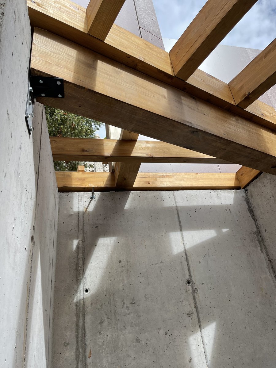 BioPasiva_'s tweet photo. Comenzamos nueva vivienda #biopasiva !!! En este caso sólo nos han contratado la ingeniería, la fabricación y el montaje de toda la envolvente térmica y tambien las ventanas que como siempre serán de @blasrecio #sostenibilidad #EficienciaEnergética respeto al #MedioAmbiente https://t.co/gaqwOM5FUi