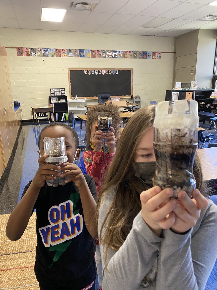kyb227's tweet photo. Riverside STEM Day is underway! Our Bears are having so much fun learning about biospheres in K-5!!! 💙🐻Thank you @OBX_beachlife @NNPSRiverside #NNPSProud #stemdesignprocess https://t.co/VSF3opfabe