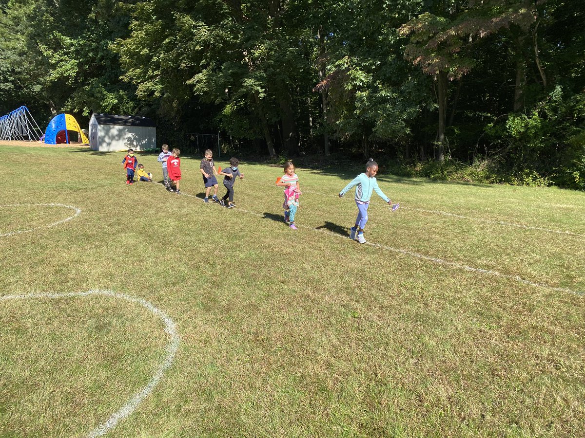 violaphysed's tweet photo. Viola 1st graders  warming up on the track and enjoying soccer activities.  Have a great weekend!! @violaphysed @ViolaAchieves @SuffernCSD https://t.co/xTLTYt4FVn