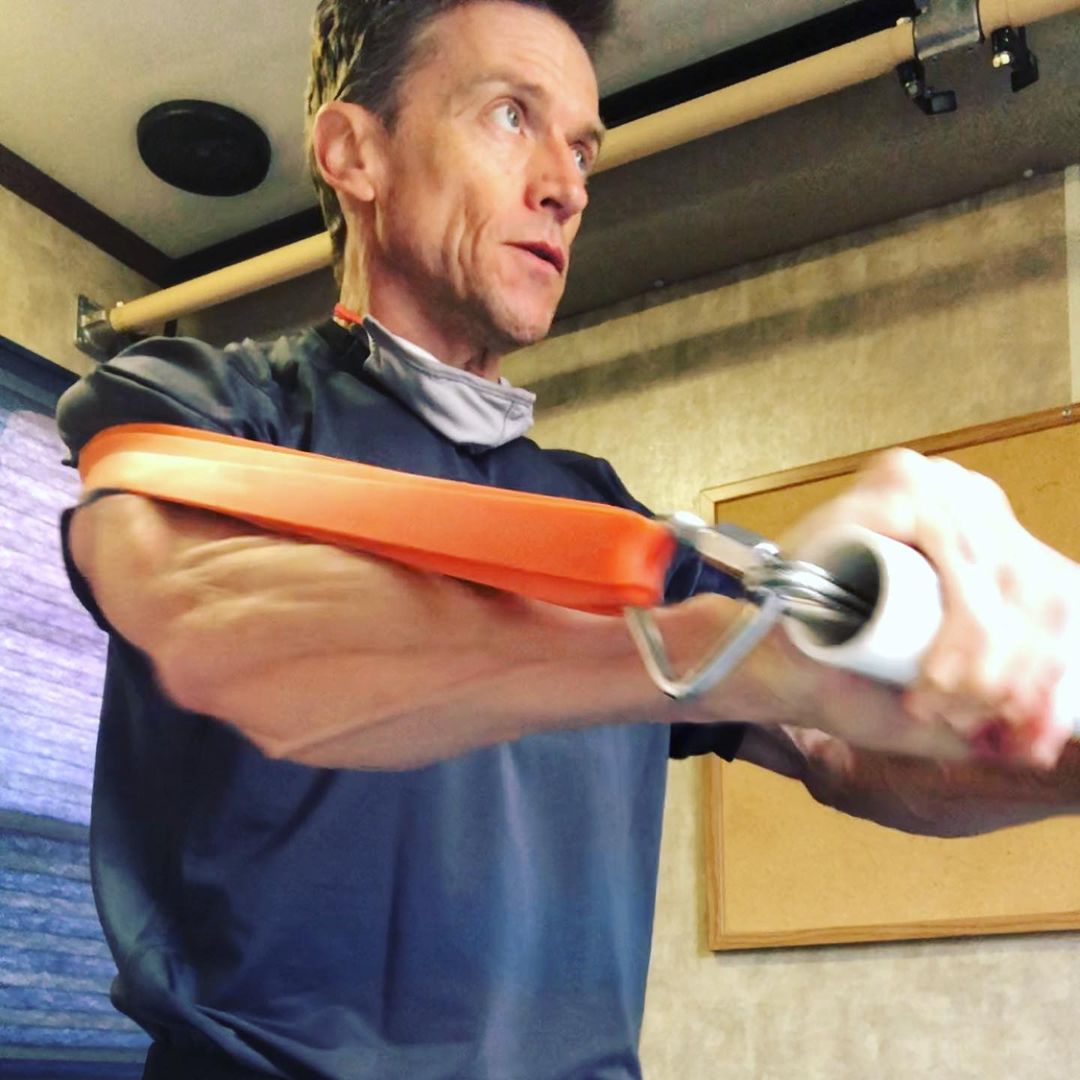 gideon_france's tweet photo. Instagram de Gideon Emery 

《Have bands. Will travel.
#fitness #resistancetraining #noexcuses #health #bandsworkout #diyfitness》 https://t.co/C4dMQKzAr1